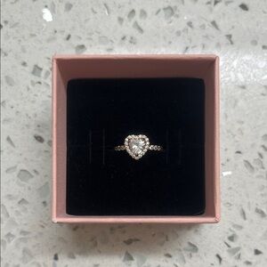 Pandoras sparkling heart halo ring